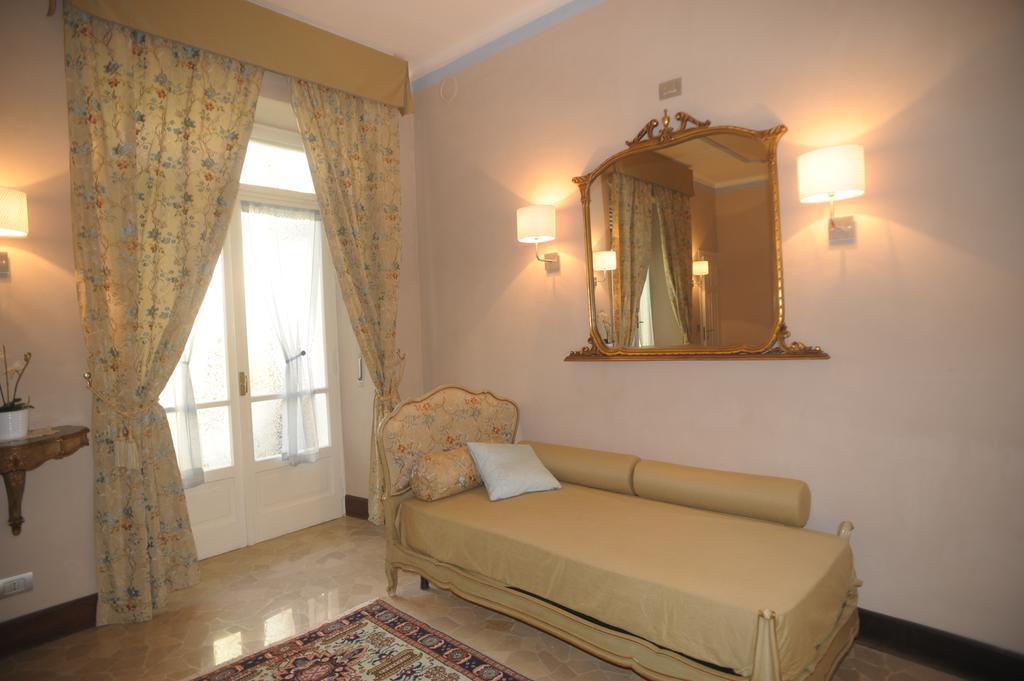Relais Al Bel San Domenico Panzió Alba Szoba fotó