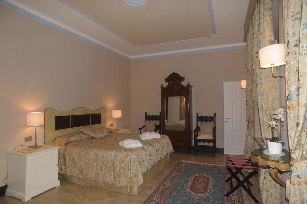 Relais Al Bel San Domenico Panzió Alba Szoba fotó